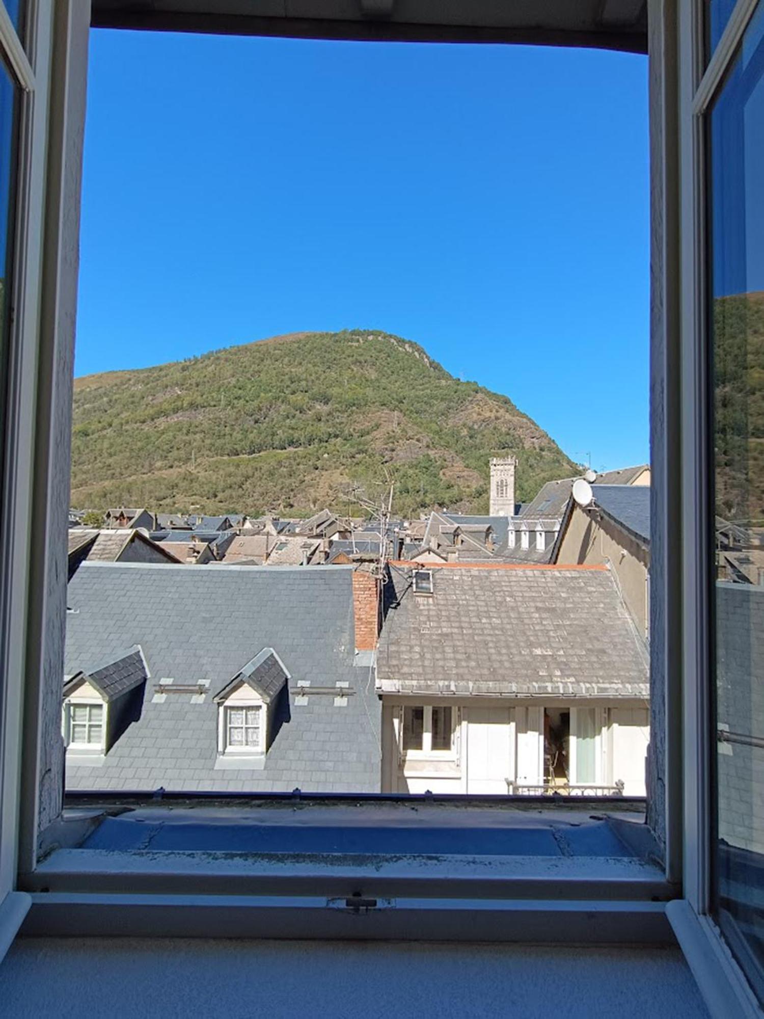 Apartment Le Venasque, T2, Centre Luchon, Wifi, Casier A Ski, Ascenseur, 4 Personnes *